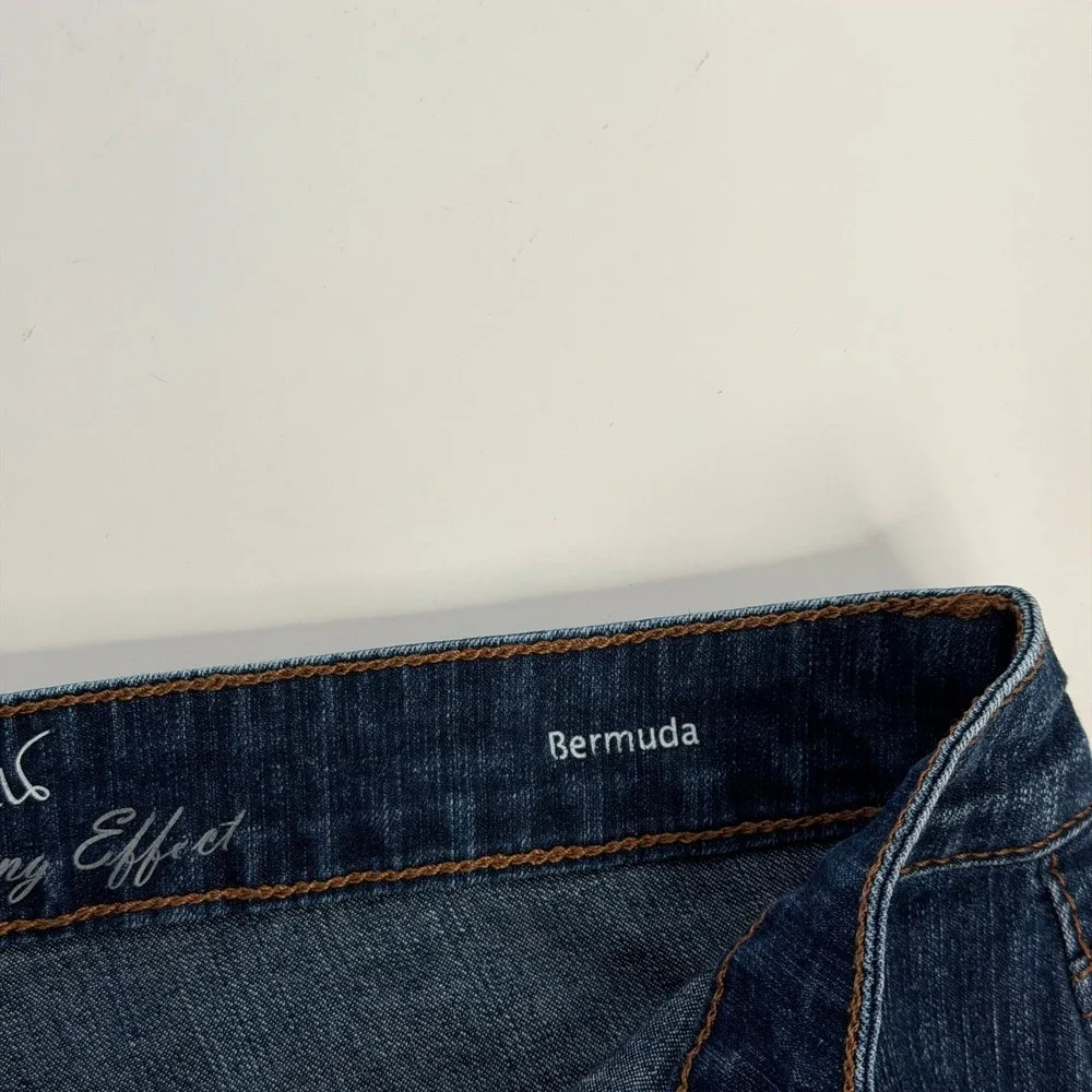 Gloria Vanderbilt Bermuda Shorts Womens 8 Blue All Around Slimming Effect Denim